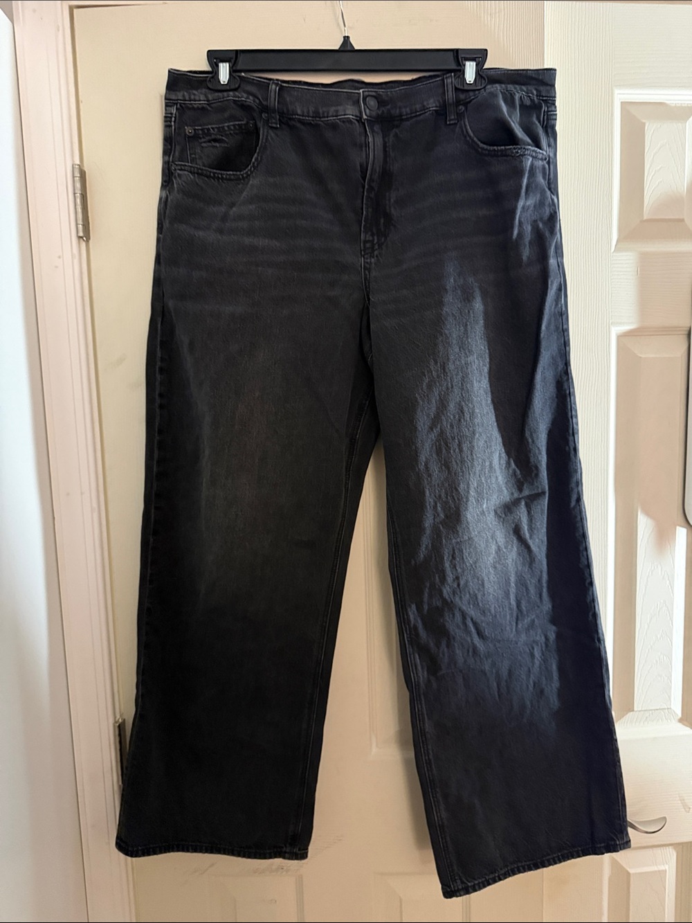 American Eagle Strigid Straight Black Jeans